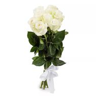 9 імпортних білих троянд