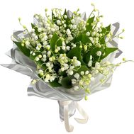 A small bouquet of lilies of the valley