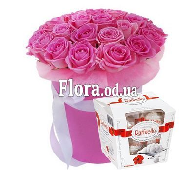 25 roses in a round box with sweets