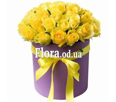 45 roses in a hat box