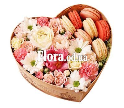 Makarons with flowers Makarons with flowers