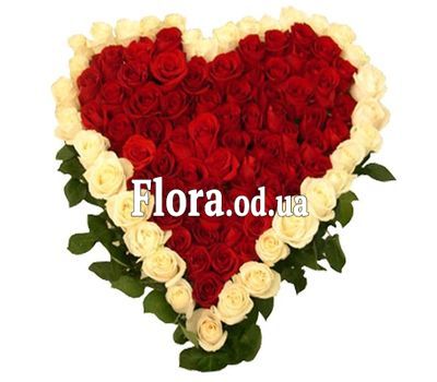 Большое сердце из 101 розы
