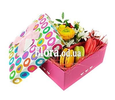 Bouquet of flowers with Macarons Bouquet of flowers with Macarons