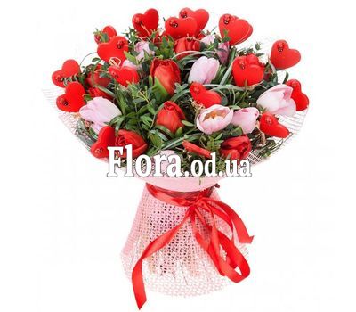Bouquet of 25 tulips with hearts