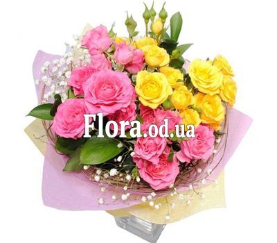 Букет из 5 кустовых роз