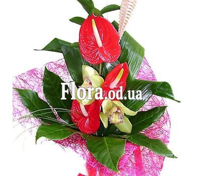 Букет из антуриума и орхидей