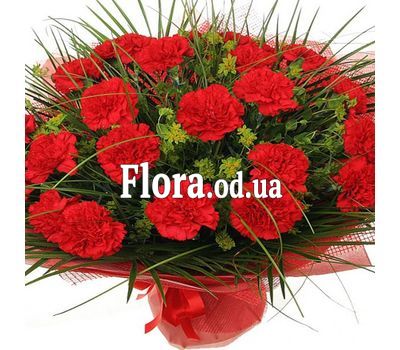 Букет из красных гвоздик