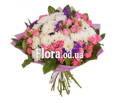 Bouquet of roses and alstromeries