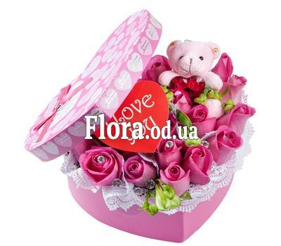 Букет из роз и мишка