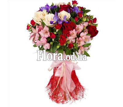 Bouquet of roses and alstromeries