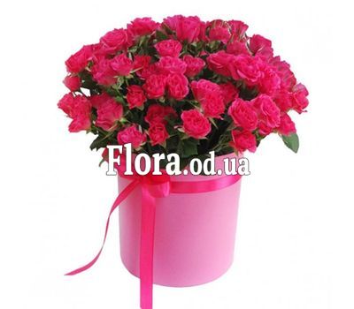 Bouquet of roses spray in a box