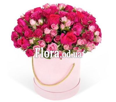 Букет роз в шляпной коробке