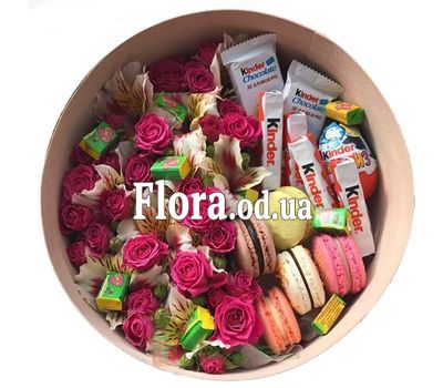 Квіткова коробка з солодощами