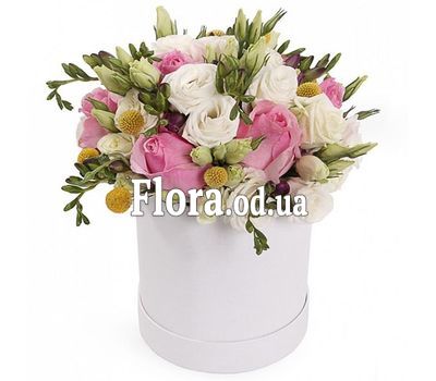 Beautiful bouquet in a hat box Beautiful bouquet in a hat box
