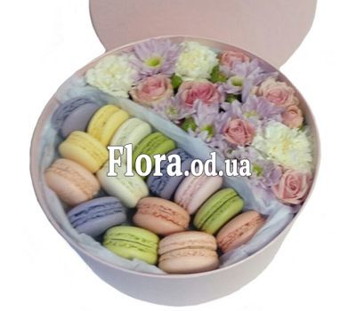 Macarons з ніжними квітами Macarons з ніжними квітами