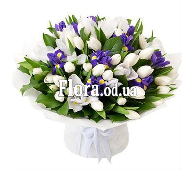Delicate bouquet with irises