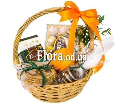 Gift basket of sweets Gift basket of sweets