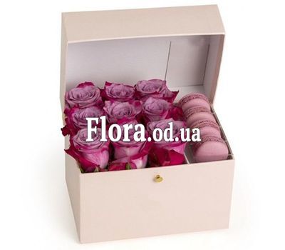 Рожеві троянди та Macarons Рожеві троянди та Macarons