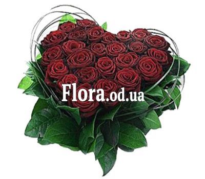 Сердце из 25 красных роз