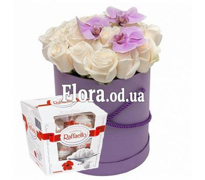 25 роз в шляпной коробке