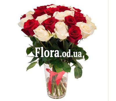 Букет из 29 разноцветных роз