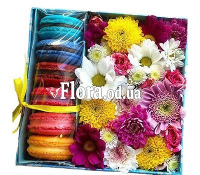 Цветы и макаруны