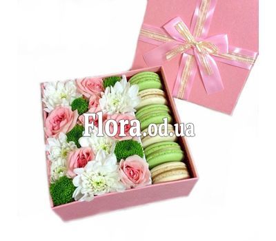 Flowers in the Box and Macarons