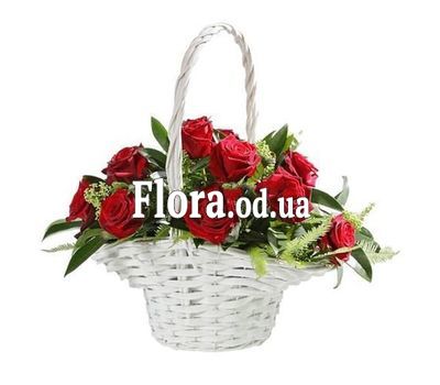 Корзина из 11 роз