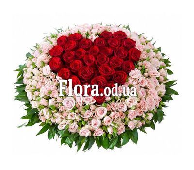 Корзина из 131 розы