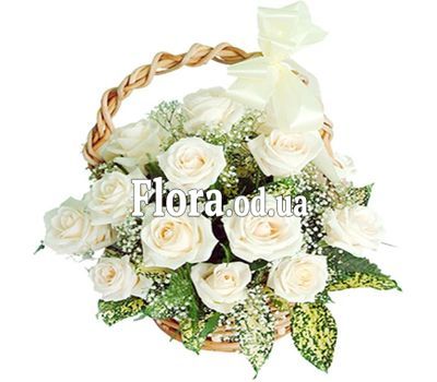 Корзина из 17 роз