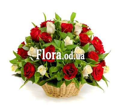 Кошик з троянд
