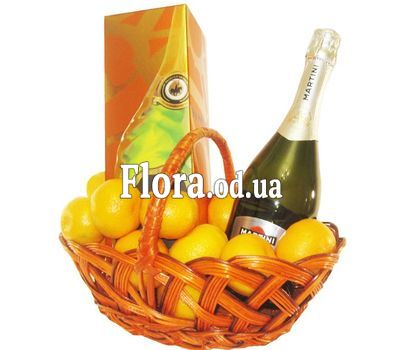Basket with tangerines