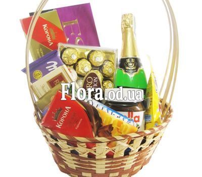 Корзина сладостей в подарок