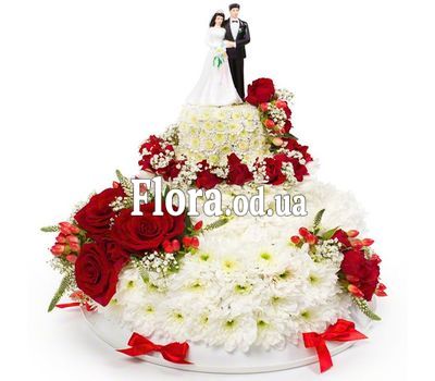 Wedding cake from flowers