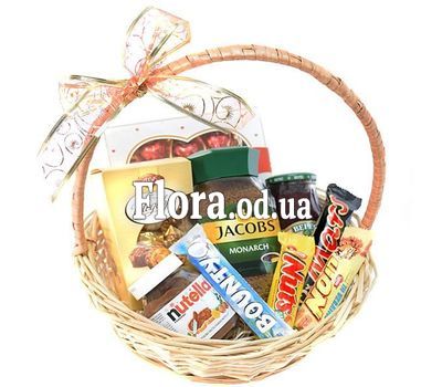 Корзина сладостей и кофе Jacobs