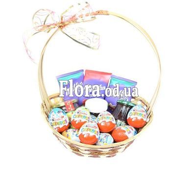 Кошик з шоколадом Milka і Kinder