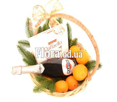 Новогодняя корзина с мандаринами, Martini Asti и Raffaello