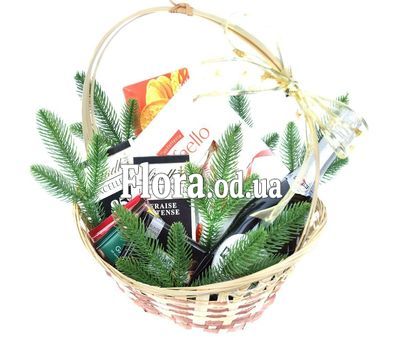 Новогодняя корзина с Martini Asti и сладостями