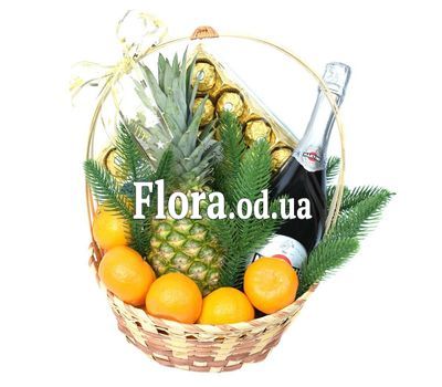 Оригинальная новогодняя подарочная корзина