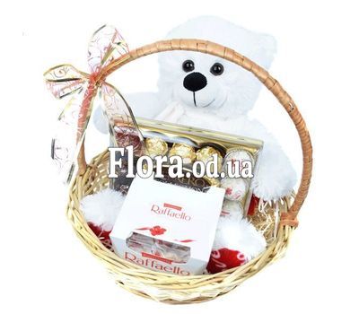 Подарочная корзина Ferrero