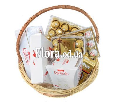 Подарочная корзина Ferrero Rocher и Raffaello
