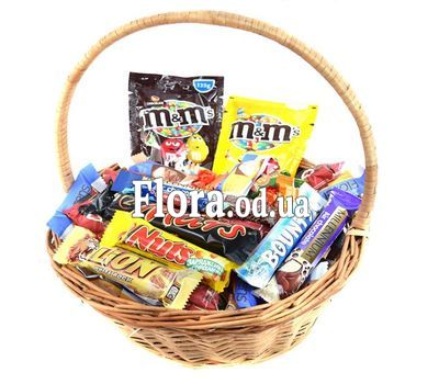 Подарочная корзина сладостей