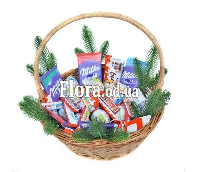 Подарунковий новорічний кошик шоколаду