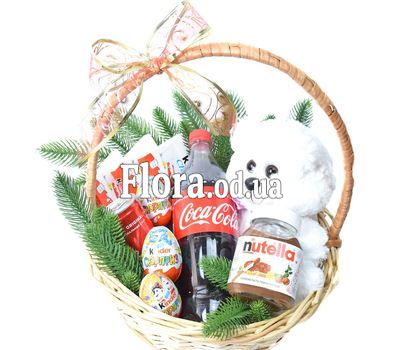 Сладкая рождественская корзинка с игрушкой