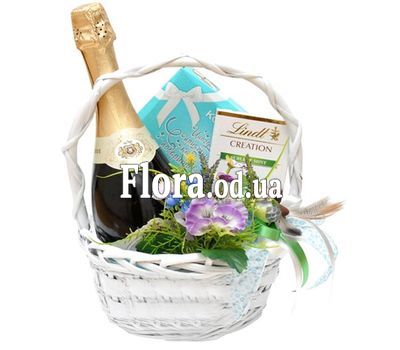 Gift basket of sweets